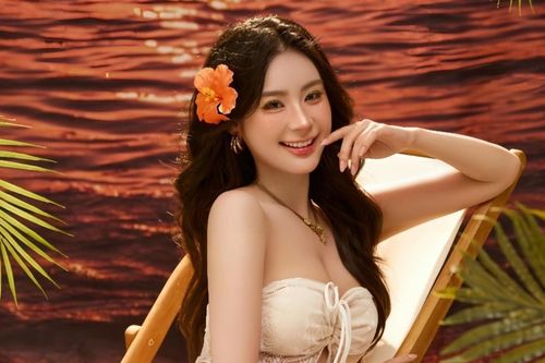 'Con gái ông trùm phim giờ vàng' gây chú ý