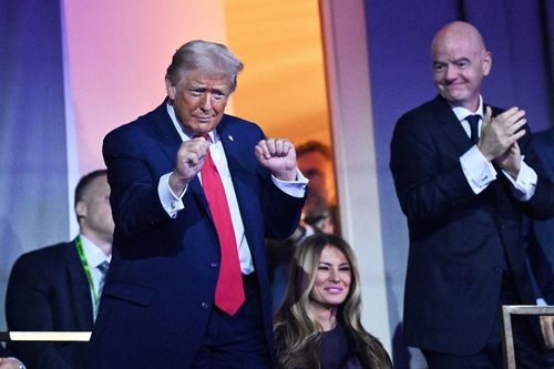 Màn nhảy gây sốt của ông Trump ở lễ bốc thăm World Cup