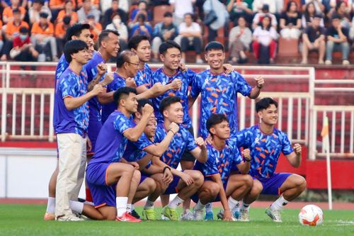 HLV Park Hang-seo trở lại, học trò quây quần