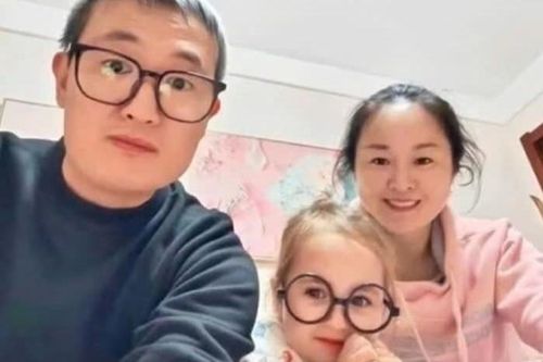 Vợ chồng Trung Quốc bối rối vì sinh con gái 'tóc vàng, mắt xanh'