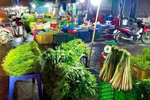 Ớt tươi ở TP.HCM vẫn neo giá 160.000 đồng/kg