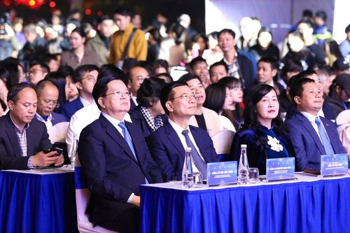 Phó Thủ tướng Mai Văn Chính dự Lễ trao giải thưởng 'Việt Nam hạnh phúc' 2025