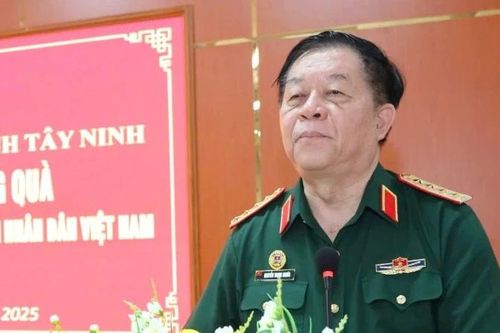 Đại tướng Nguyễn Trọng Nghĩa dự chương trình về nguồn của Quân khu 7