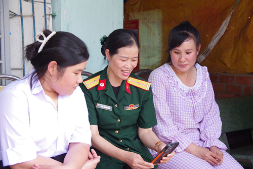 Chương trình 'Mẹ đỡ đầu' ở Sư đoàn 5
