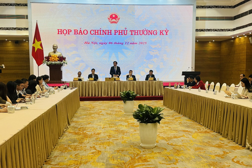 Họp báo Chính phủ thường kỳ tháng 11: Tập trung hoàn thành việc sửa chữa hơn 34.000 ngôi nhà bị hư hỏng