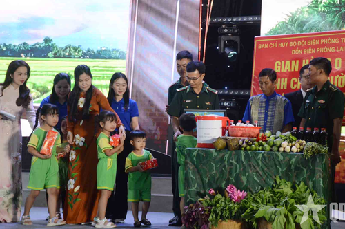 Ban Tuyên giáo và Dân vận Trung ương: 'Giao lưu các điển hình tiêu biểu làm theo lời Bác khu vực phía Nam'