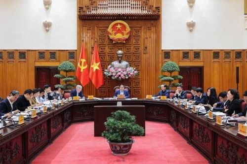 Phân cấp, phân quyền, tăng tính chủ động của Khu thương mại tự do