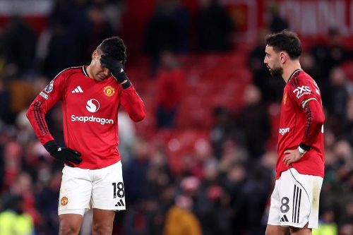 Chiếc vé Champions League đưa đến tay, nhưng Man United từ chối nhận