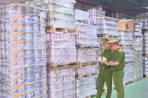Xử lý nghiêm các trường hợp cán bộ bao che, tiếp tay buôn lậu