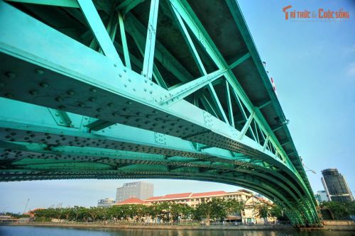 Điều lý thú về cây cầu nổi tiếng nhất TP HCM