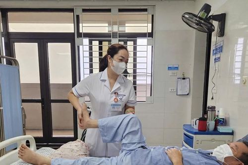 Tập luyện không đúng nguy hiểm cho người tai biến, cần lượng giá chức năng