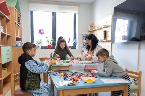 Giáo viên châu Âu dùng trí tuệ nhân tạo: Albania bất ngờ dẫn đầu