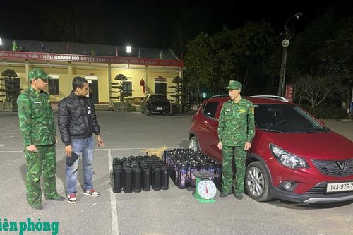 Bắt đối tượng vận chuyển 88 bình khí trái phép