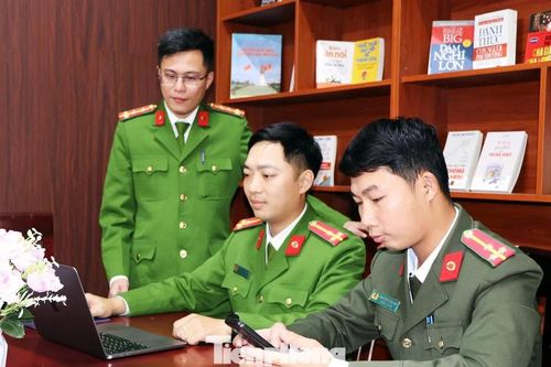 Công an xã 'bắt trend', trang tuyên truyền pháp luật bùng nổ tương tác