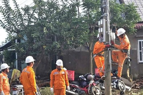 Ngập sâu diện rộng, PC Lâm Đồng huy động toàn lực ứng phó mưa lũ