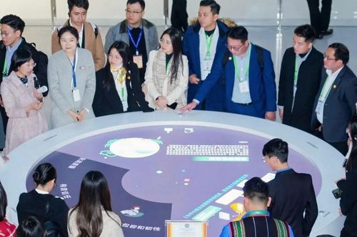 Đại biểu thanh niên Việt Nam tham quan văn phòng Alibaba của tỉ phú Jack Ma tại Chiết Giang