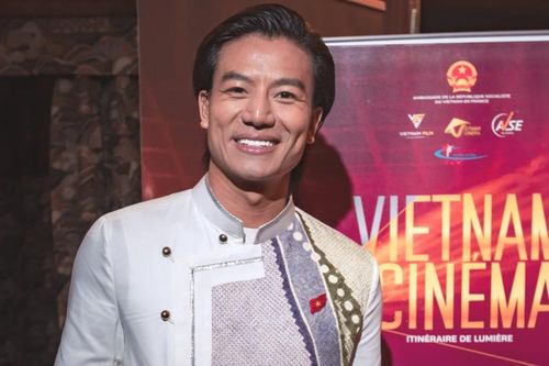 Dàn diễn viên 'Tử chiến trên không' và 'Mưa đỏ' ở rạp chiếu phim lớn nhất châu Âu