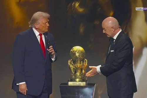 Ông Trump được trao giải thưởng hòa bình của FIFA