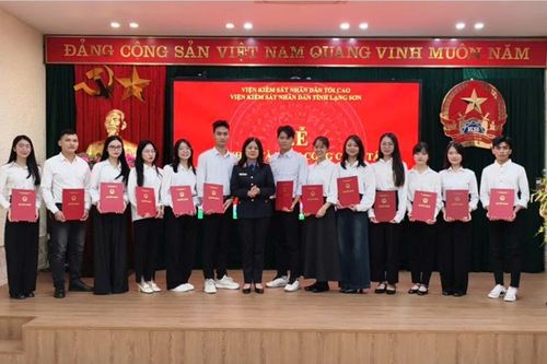 VKSND tỉnh Lạng Sơn trao quyết định tuyển dụng công chức mới năm 2025
