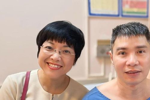 Cách dạy con đáng nể của hai vợ cũ NSND Công Lý