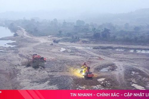Ngang nhiên khai thác khoáng sản trái phép trên sông Ngàn Phố