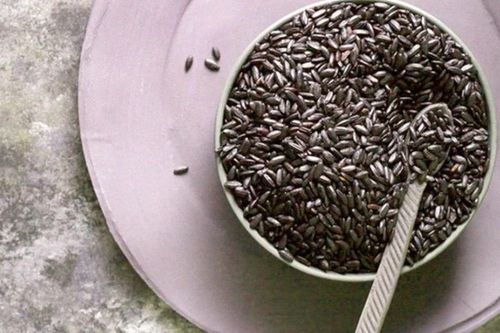 Những đặc điểm thú vị giữa gạo lứt đen và gạo nếp cẩm