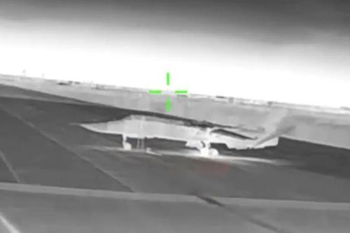 Video UAV Ukraine tấn công máy bay ném bom chiến thuật của Nga