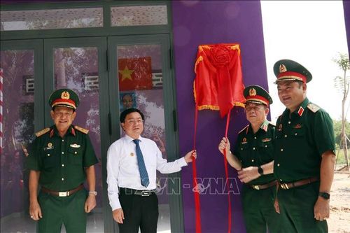 Thắm tình quân - dân nơi biên giới của lực lượng vũ trang Quân khu 7