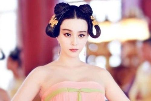 Một thời 'oanh tạc' màn ảnh Hoa ngữ của Phạm Băng Băng