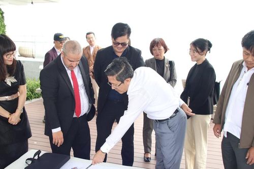 Chủ tịch Hội đồng Doanh nhân Ả Rập Bassam Tabajah khảo sát thực địa vùng đông Đà Nẵng