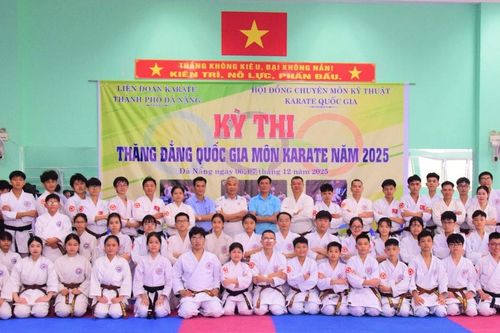 Hơn 120 võ sinh thi thăng đẳng quốc gia môn Karate