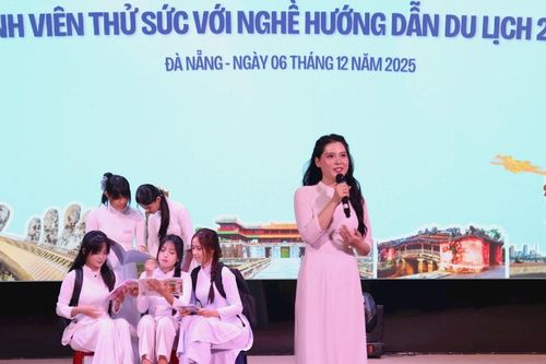 12 thí sinh lọt vào vòng chung kết hội thi sinh viên thử sức với nghề hướng dẫn du lịch