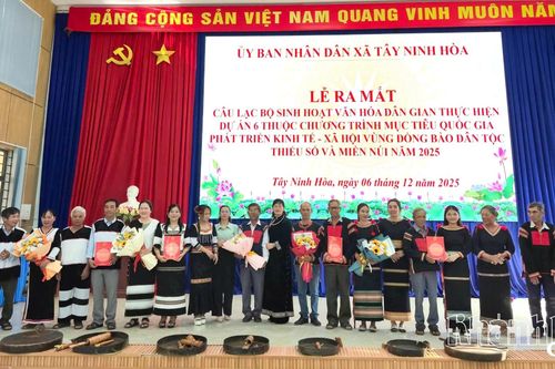 Xã Tây Ninh Hòa ra mắt 4 Câu lạc bộ 'Sinh hoạt văn hóa dân gian'