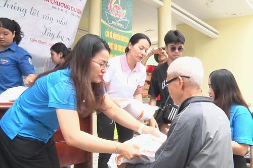 Xã Diên Khánh: Hỗ trợ 6 tấn gạo cho người dân bị ảnh hưởng bởi mưa lũ