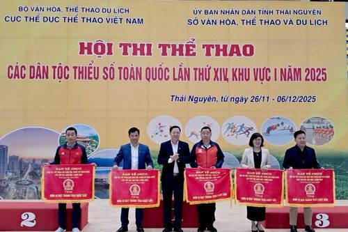 Đoàn Thể thao Lai Châu được tặng Cờ 'Đơn vị đạt thành tích xuất sắc'