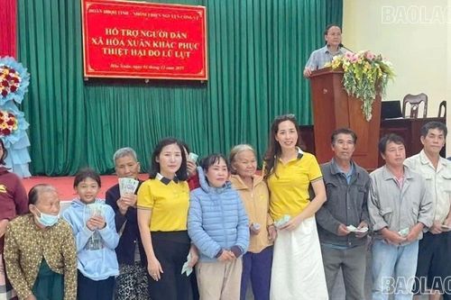 Đoàn thiện nguyện Lào Cai hỗ trợ người dân vùng lũ Đắk Lắk