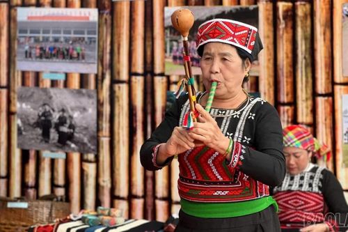 Vang mãi tiếng kèn ma nhí