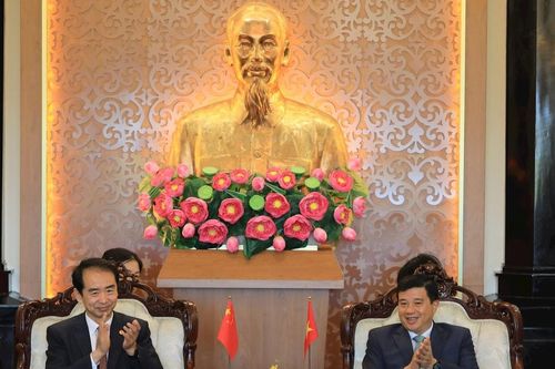 Bí thư Tỉnh ủy Lâm Đồng Y Thanh Hà Niê Kđăm tiếp Đại sứ Trung Quốc Hà Vĩ