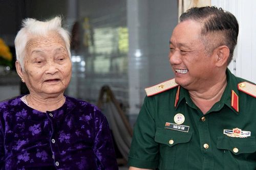 Quân khu 7 khởi công xây dựng các phòng học, tặng quà gia đình chính sách tại Tây Ninh