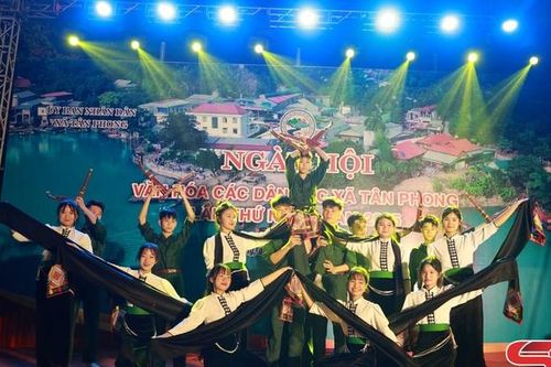 Chương trình giao lưu văn nghệ Âm vang xứ Mường