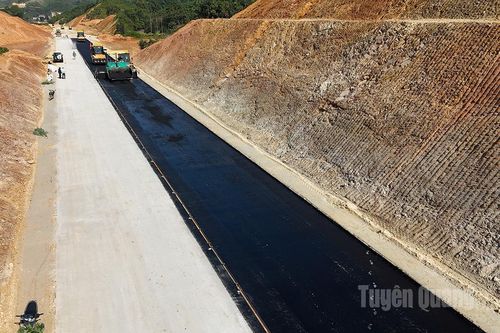 Khí thế thi đua trên những công trình trọng điểm