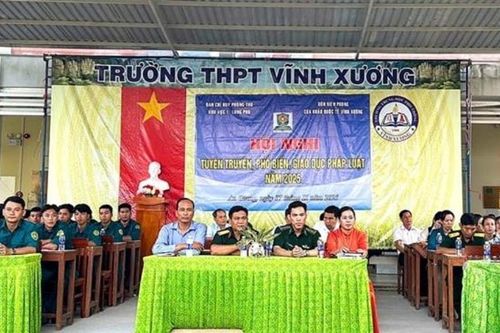 Bộ CHQS tỉnh An Giang: Tuyên truyền pháp luật cho học sinh Trường THPT Vĩnh Xương
