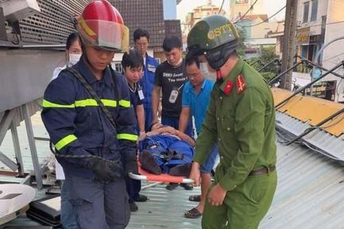 Tổ công tác Công an phường Tân Hưng cứu kịp thời 2 người dân gặp nạn trong một buổi chiều