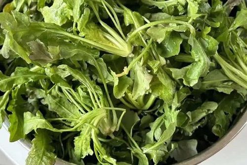 Món ngon ngày lạnh: Thanh nhiệt, mát gan, bổ mắt với món rau 'báu vật' của mùa đông