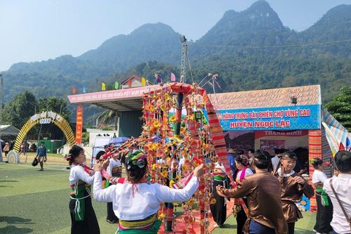 Sắc màu văn hóa từ đại ngàn xứ Thanh
