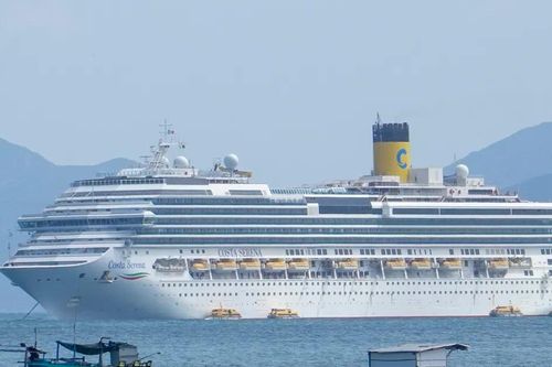 Tàu du lịch quốc tế vào vịnh Nha Trang sau hơn 1 năm gián đoạn