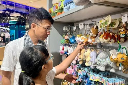 Vượt qua áp lực chi tiêu cuối năm
