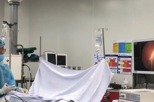 Làm theo video để tìm cảm giác lạ, nam sinh 16 tuổi nhập viện