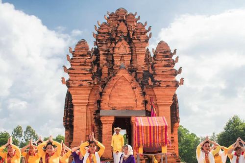 Hoàn thiện thể chế, cơ chế, chính sách về công nghiệp văn hóa