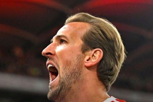 Harry Kane rực sáng, Bayern Munich bỏ xa đội xếp thứ hai 11 điểm